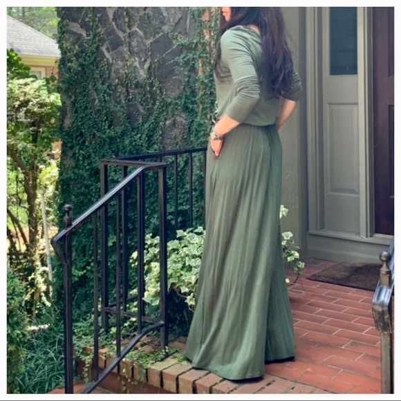 ✨LAST ONE✨Olive green pocket belted maxi dress - Picture 2 of 5